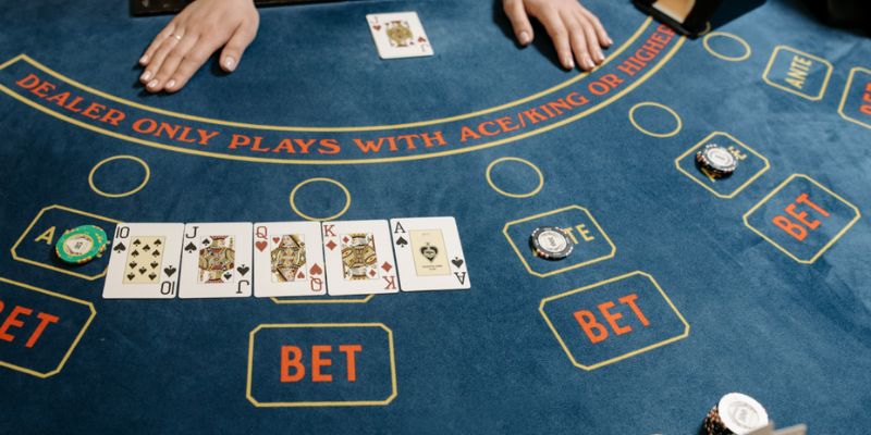 Biết luật chơi Baccarat